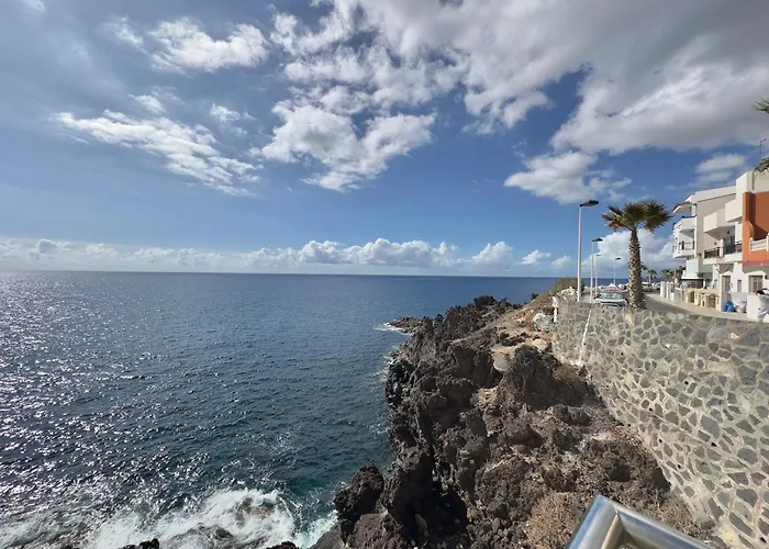 Shoreline Serenity Apartment Los Abrigos